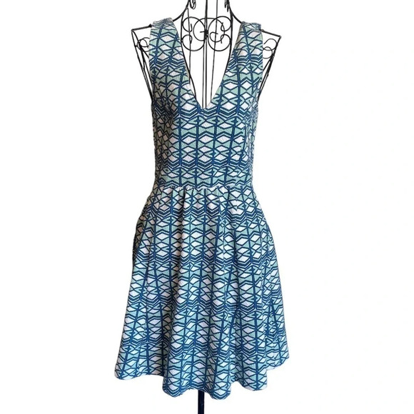 ANTHROPOLOGIE Maeve Geometric V-Neck
Skater Mini Dress - Picture 3 of 8
